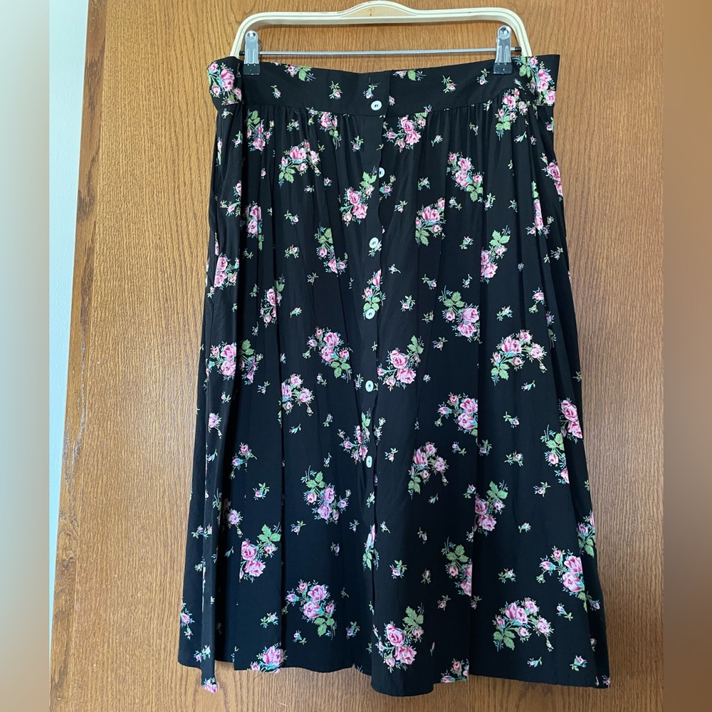 Hell Bunny button up midi skirt floral black XXL